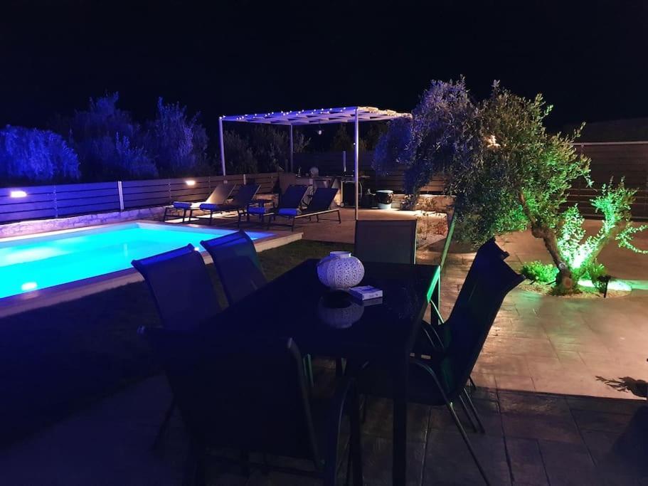 Roumelí Villa Sheila With Private Pool מראה חיצוני תמונה