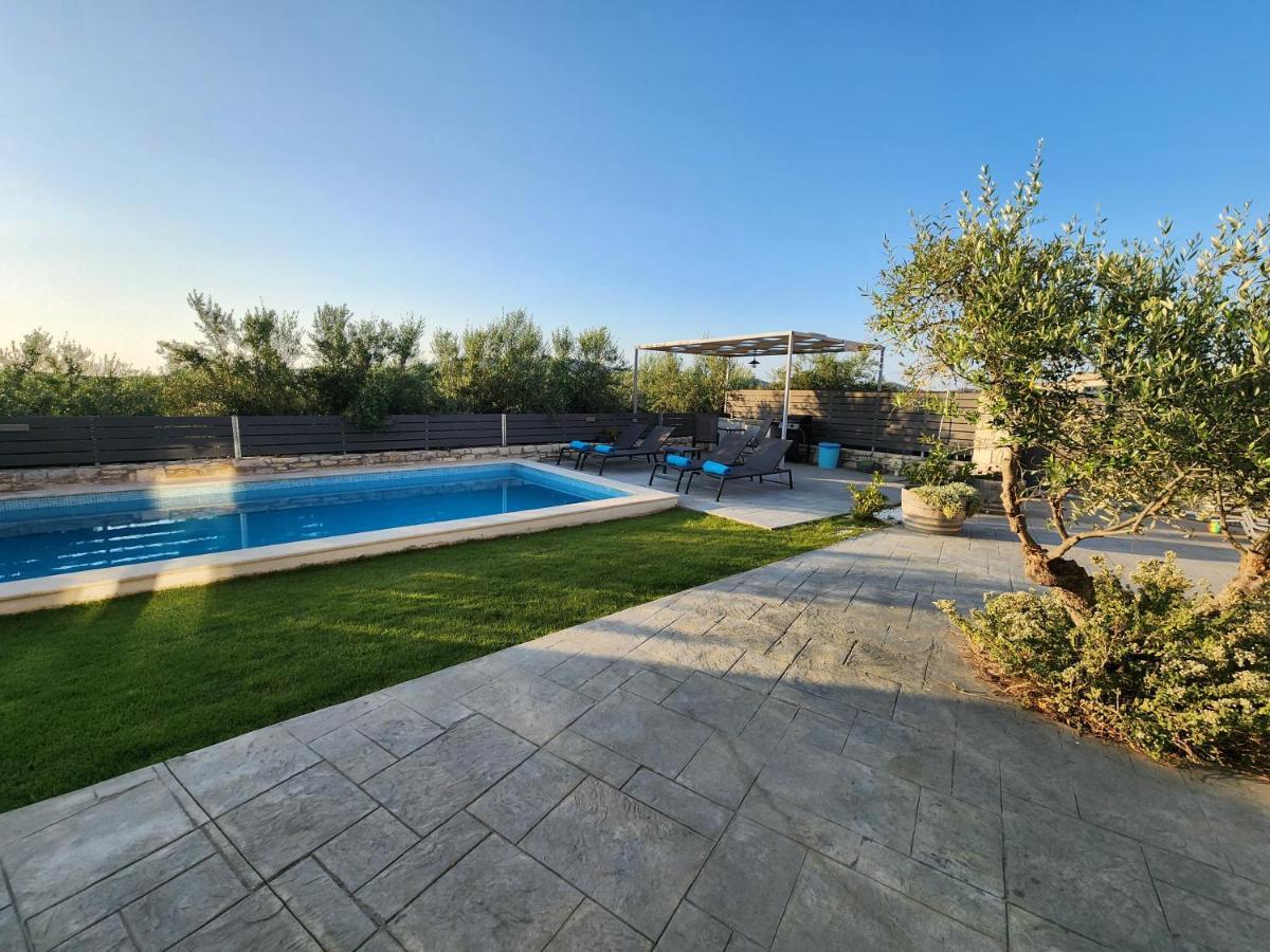 Roumelí Villa Sheila With Private Pool מראה חיצוני תמונה